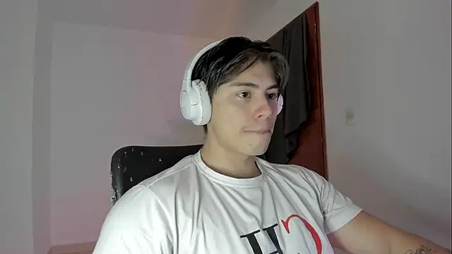 Snapshot of Giordano_Russo chatting on February 2026 08:05:02 PM Giordano Russo online show from February 2026 08:05:02 PM