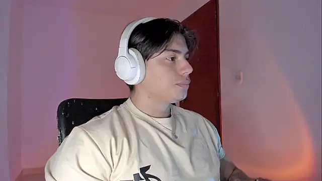 Snapshot of Giordano_Russo chatting on February 2026 10:09:01 PM Giordano Russo online show from February 2026 10:09:01 PM