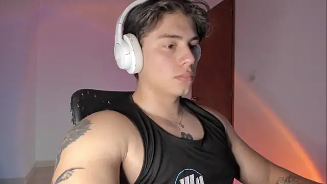 Snapshot of Giordano_Russo chatting on March 2026 11:56:02 PM Giordano Russo online show from March 2026 11:56:02 PM