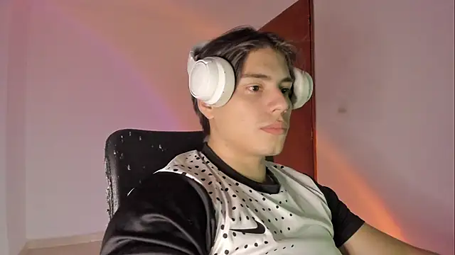 Snapshot of Giordano_Russo chatting on March 2026 02:04:02 AM Giordano Russo online show from March 2026 02:04:02 AM