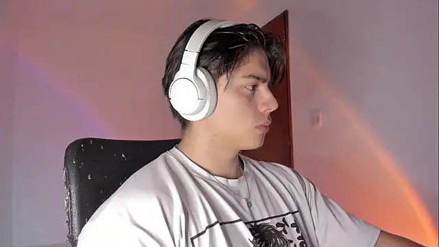 Snapshot of Giordano_Russo chatting on March 2026 10:49:01 PM Giordano Russo online show from March 2026 10:49:01 PM