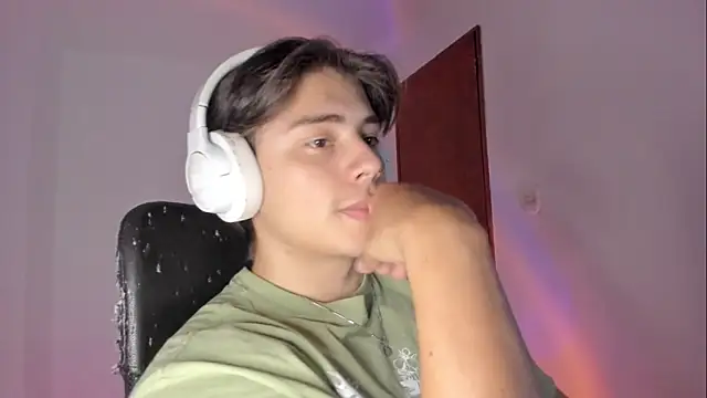 Snapshot of Giordano_Russo chatting on March 2026 10:54:01 PM Giordano Russo online show from March 2026 10:54:01 PM