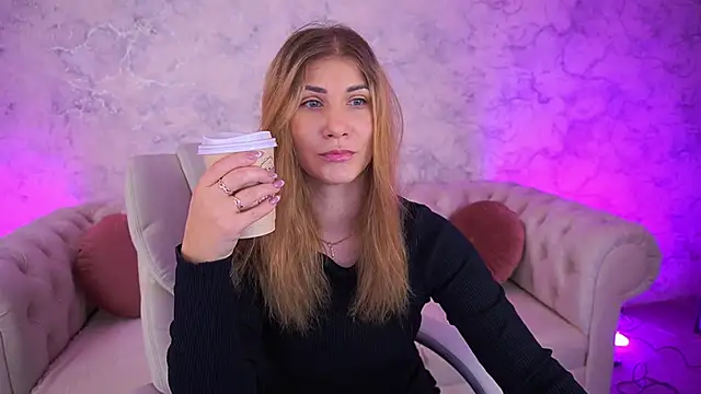 CassandraGood online show from September 2025 07:01:02 AM