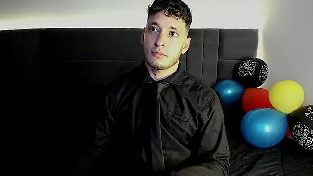 alejandro  2 online show from October 2025 04:35:02 PM