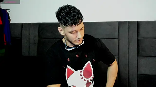 alejandro  2 online show from April 2026 08:57:02 PM