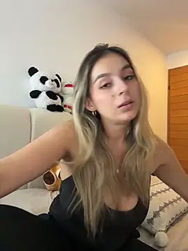 Snapshot of oriana_zoeee chatting on February 2026 08:42:02 PM oriana zoeee online show from February 2026 08:42:02 PM