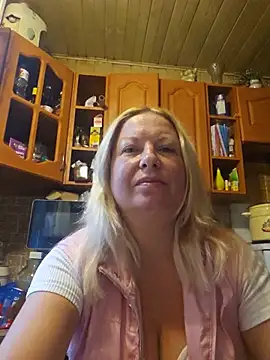 Snapshot of Arina_smiles chatting on July 2026 02:12:01 PM Arina smiles online show from July 2026 02:12:01 PM