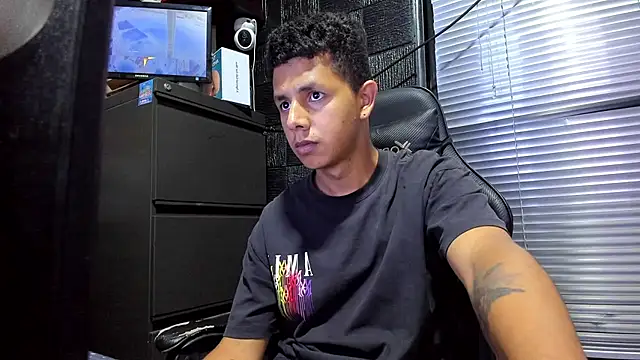 boy bigcock24cm online show from June 2026 11:43:01 PM