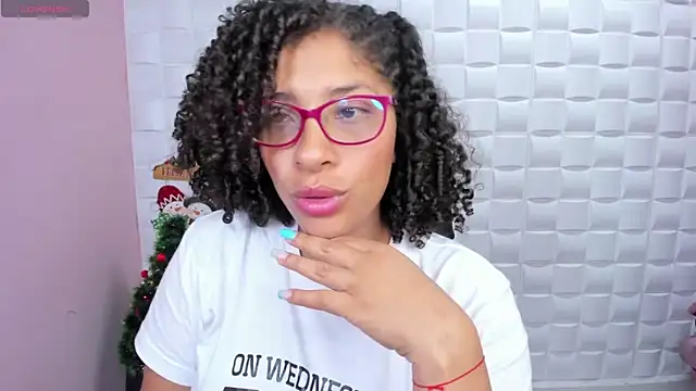 Snapshot of DannaBerry chatting on December 2024 01:16:02 PM DannaBerry online show from December 2024 01:16:02 PM