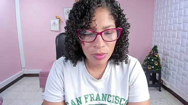 Snapshot of DannaBerry chatting on December 2024 02:15:01 PM DannaBerry online show from December 2024 02:15:01 PM