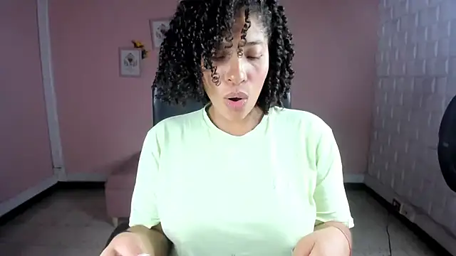 Snapshot of DannaBerry chatting on January 2025 03:11:01 PM DannaBerry online show from January 2025 03:11:01 PM