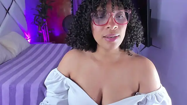 Snapshot of DannaBerry chatting on September 2025 06:43:02 PM DannaBerry online show from September 2025 06:43:02 PM