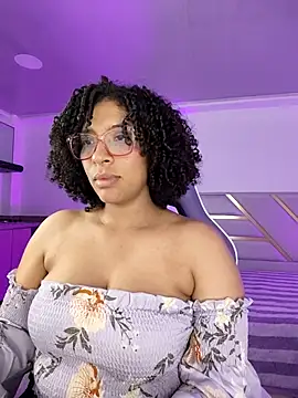 Snapshot of DannaBerry chatting on October 2025 04:30:01 PM DannaBerry online show from October 2025 04:30:01 PM