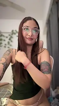 Snapshot of LunaXuan chatting on October 2025 04:33:01 AM LunaXuan online show from October 2025 04:33:01 AM