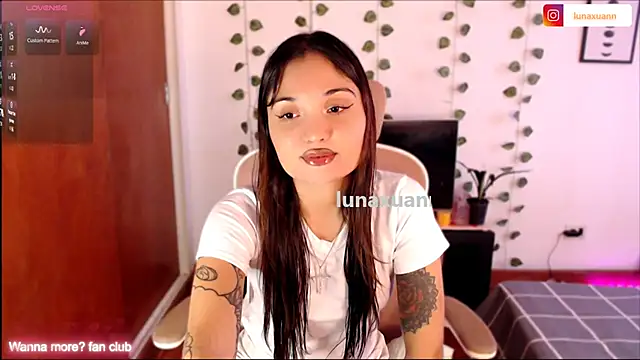 LunaXuan online show from May 2026 09:00:02 PM