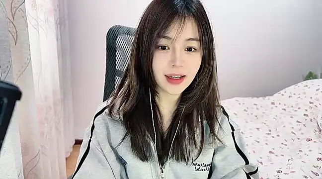 Snapshot of Butterfly--- chatting on December 2024 05:39:02 AM Butterfly--- online show from December 2024 05:39:02 AM