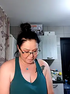 x  KHALEESI  x online show from December 2024 07:38:02 PM