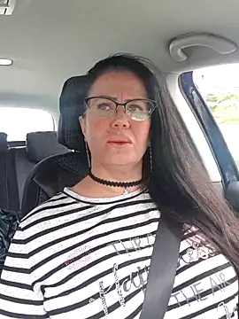 Snapshot of x__KHALEESI__x chatting on October 2025 10:04:01 AM x KHALEESI x online show from October 2025 10:04:01 AM