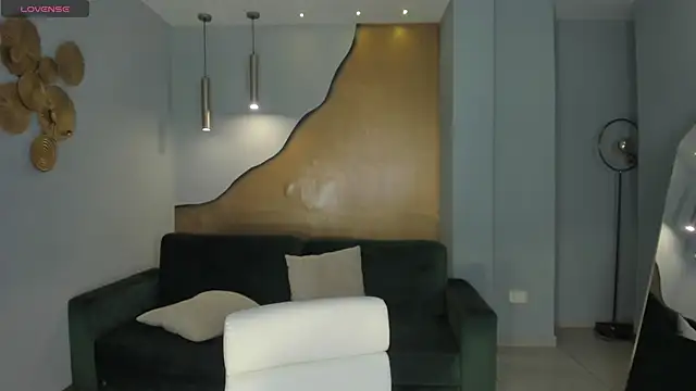 Snapshot of NiaHolland chatting on October 2025 05:55:01 PM NiaHolland online show from October 2025 05:55:01 PM