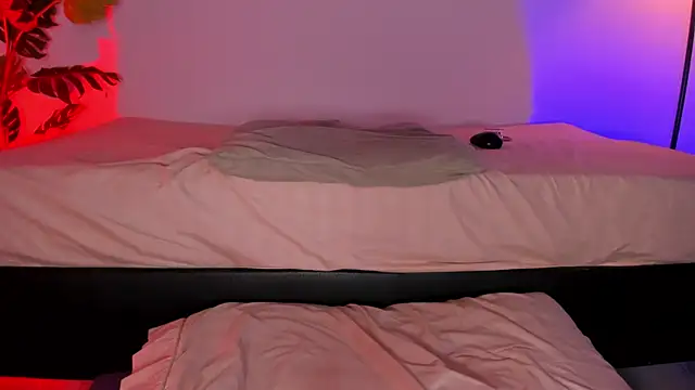 hot booty  online show from January 2026 11:17:01 PM