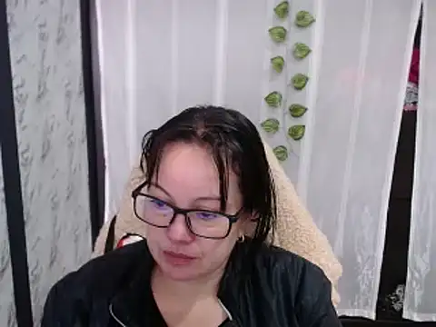 Snapshot of Sonialorens_ chatting on February 2025 03:49:02 PM Sonialorens online show from February 2025 03:49:02 PM