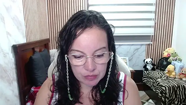 Snapshot of Sonialorens_ chatting on April 2026 03:40:02 PM Sonialorens online show from April 2026 03:40:02 PM