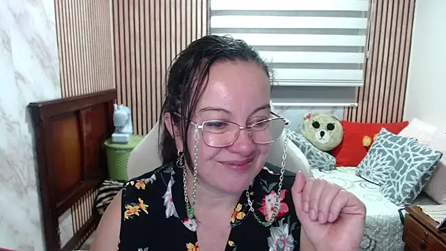 Snapshot of Sonialorens_ chatting on May 2026 10:17:02 PM Sonialorens online show from May 2026 10:17:02 PM