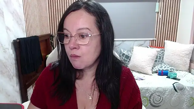 Sonialorens  online show from May 2026 05:31:01 PM