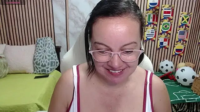 Snapshot of Sonialorens_ chatting on June 2026 04:07:02 PM Sonialorens online show from June 2026 04:07:02 PM