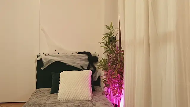 Luna Riva online show from October 2025 09:41:01 AM