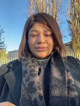 IamSashaLuv online show from November 2025 02:38:01 PM