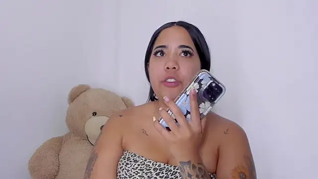 Snapshot of Emma_lean chatting on October 2025 04:05:01 PM Emma lean online show from October 2025 04:05:01 PM