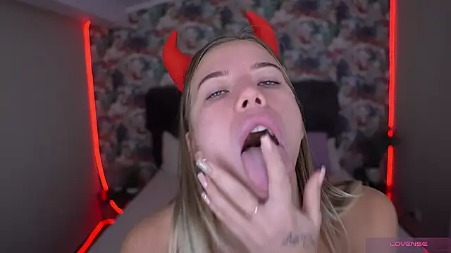 Snapshot of Sexy_Ira chatting on October 2025 06:23:01 AM Sexy Ira online show from October 2025 06:23:01 AM