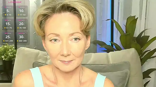 AkexandraFix online show from November 2025 01:00:01 PM