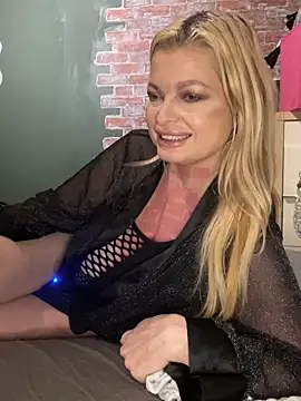Lisavontease online show from September 2025 03:28:02 PM