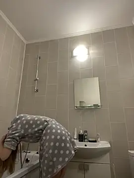 MaryHiggins online show from November 2025 01:54:02 PM