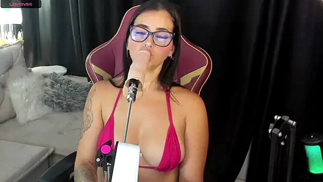 LauraColour online show from February 2026 12:26:02 AM