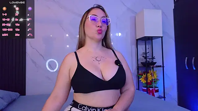 hotpawgmilf online show from May 2026 10:16:02 PM