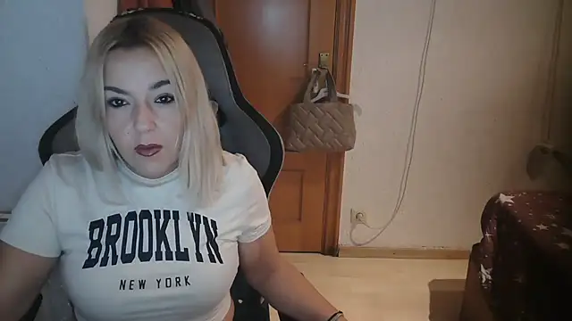 Snapshot of bekka__ chatting on October 2025 08:15:02 AM bekka online show from October 2025 08:15:02 AM