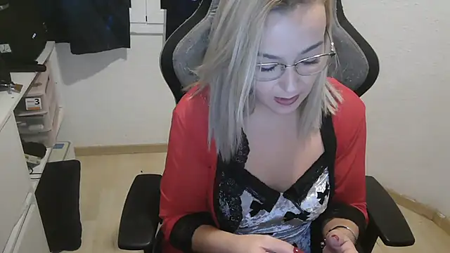 Snapshot of bekka__ chatting on November 2025 07:04:02 PM bekka online show from November 2025 07:04:02 PM