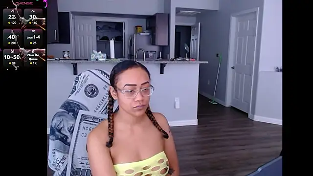 RylHoneyy online show from June 2026 08:19:02 PM