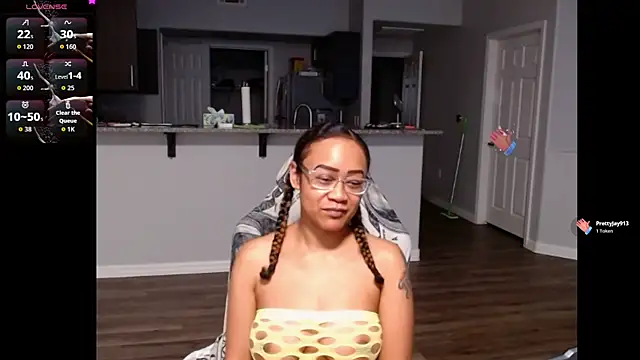 RylHoneyy online show from June 2026 02:33:02 AM
