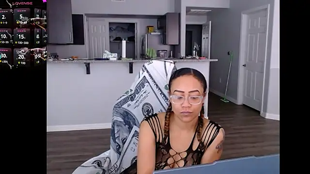 RylHoneyy online show from June 2026 07:46:01 PM