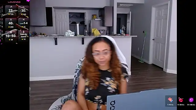 RylHoneyy online show from June 2026 07:07:01 PM