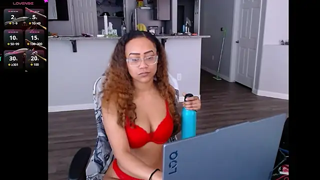 RylHoneyy online show from June 2026 07:49:01 PM