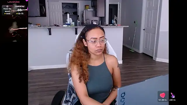 RylHoneyy online show from June 2026 07:33:01 PM