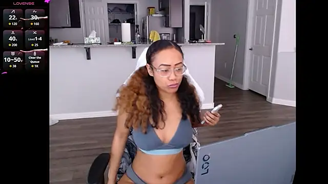 RylHoneyy online show from June 2026 05:39:02 PM