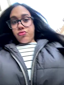 WHAAATTTTTTTTTT online show from December 2025 02:23:02 PM