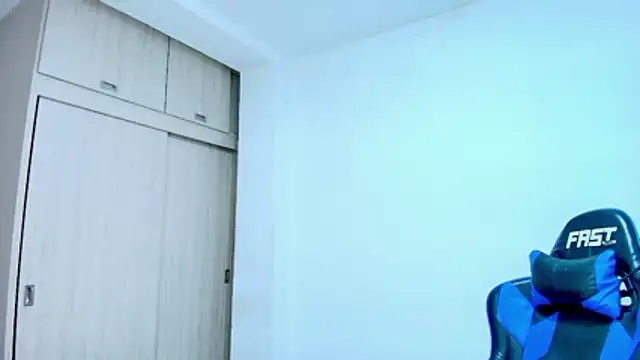 sophiax-x online show from January 2026 04:33:02 PM