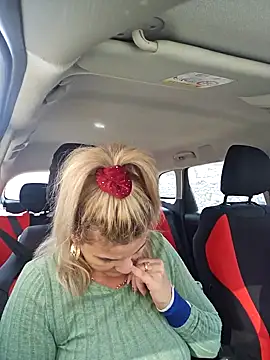 Snapshot of CRHYSTEL chatting on December 2024 01:38:02 PM CRHYSTEL online show from December 2024 01:38:02 PM